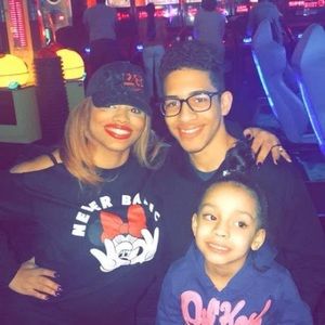 Meet your Posher, Veronica